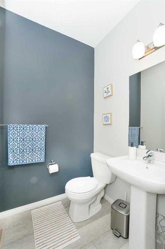 174 Carringsby Way Nw, Calgary, AB - Indoor Photo Showing Bathroom