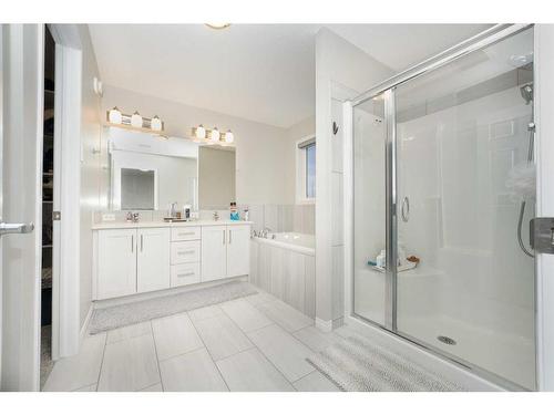 174 Carringsby Way Nw, Calgary, AB - Indoor Photo Showing Bathroom