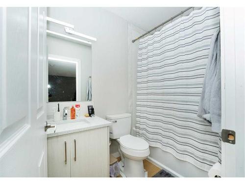 174 Carringsby Way Nw, Calgary, AB - Indoor Photo Showing Bathroom