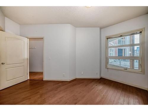 115-333 Riverfront Avenue Se, Calgary, AB - Indoor Photo Showing Other Room