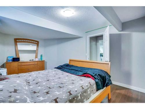 63 New Brighton Close Se, Calgary, AB - Indoor Photo Showing Bedroom