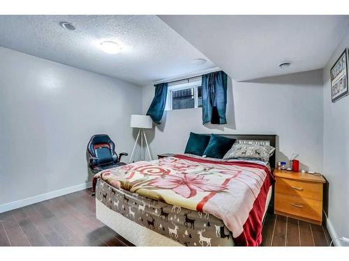 63 New Brighton Close Se, Calgary, AB - Indoor Photo Showing Bedroom