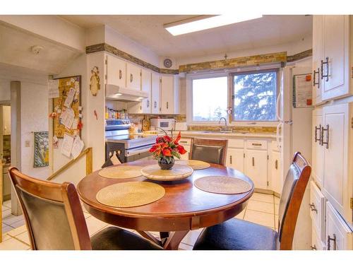 244 High Point Estates, Rural Rocky View County, AB - Indoor Photo Showing Dining Room