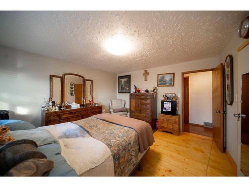 244 High Point Estates, Rural Rocky View County, AB - Indoor Photo Showing Bedroom