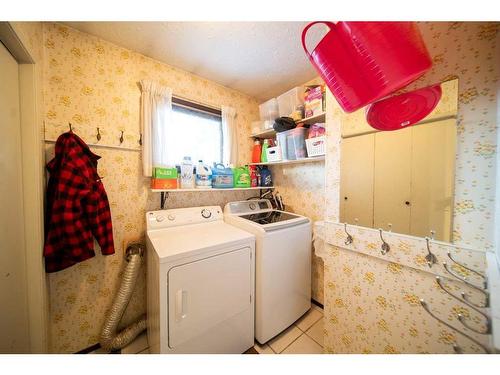 244 High Point Estates, Rural Rocky View County, AB - Indoor Photo Showing Laundry Room