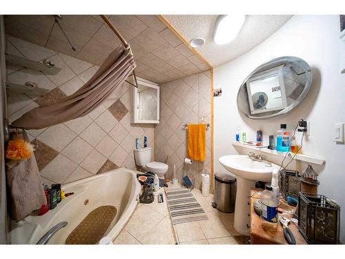 244 High Point Estates, Rural Rocky View County, AB - Indoor Photo Showing Bathroom