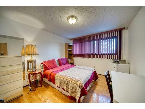 244 High Point Estates, Rural Rocky View County, AB - Indoor Photo Showing Bedroom