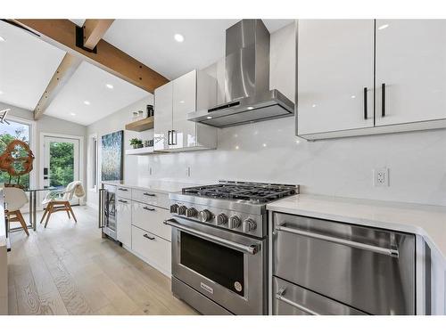 524 Scarboro Avenue Sw, Calgary, AB - Indoor Photo Showing Kitchen With Upgraded Kitchen