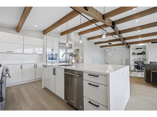 524 Scarboro Avenue Sw, Calgary, AB - Indoor Photo Showing Kitchen With Upgraded Kitchen