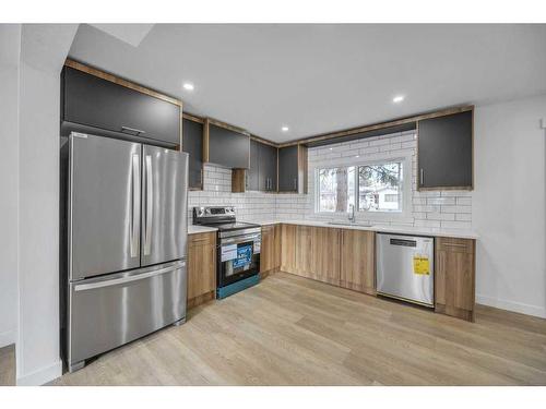 5915 Rundlehorn Drive Ne, Calgary, AB - Indoor Photo Showing Kitchen