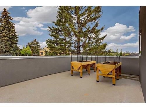 3901 17 Street Sw, Calgary, AB - Outdoor