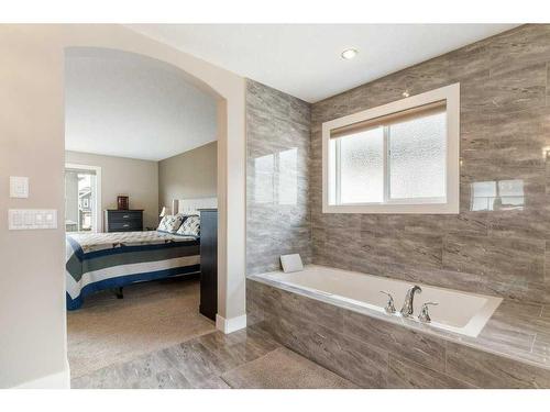 281 Kinniburgh Boulevard, Chestermere, AB - Indoor Photo Showing Bathroom