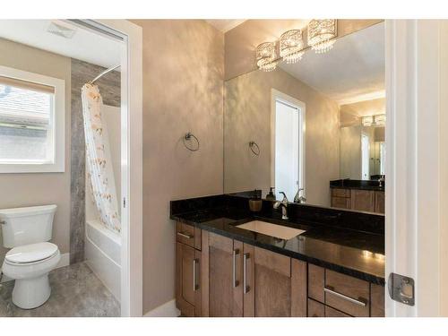 281 Kinniburgh Boulevard, Chestermere, AB - Indoor Photo Showing Bathroom