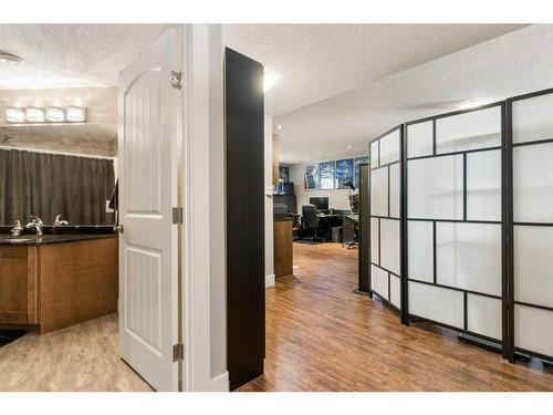 281 Kinniburgh Boulevard, Chestermere, AB - Indoor Photo Showing Other Room