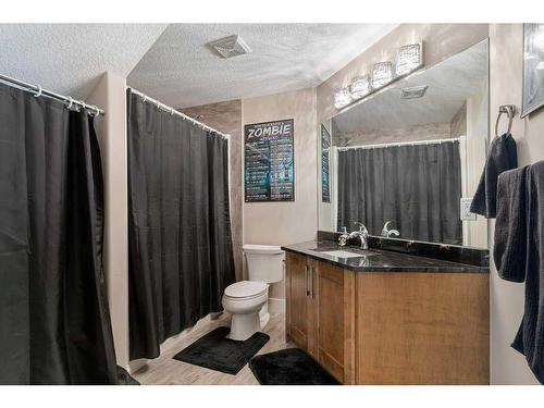 281 Kinniburgh Boulevard, Chestermere, AB - Indoor Photo Showing Bathroom