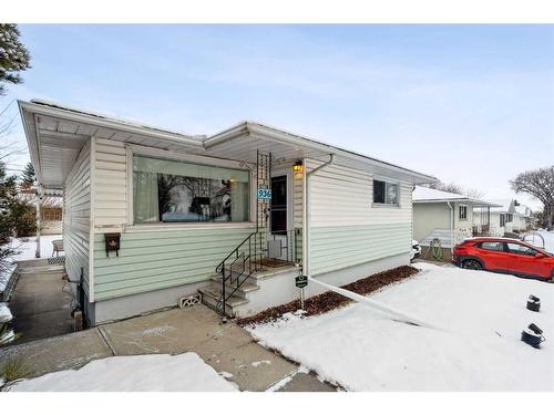 936 40 Avenue Nw, Calgary, AB - Outdoor