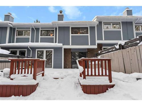 7-2210 Oakmoor Drive Sw, Calgary, AB - Outdoor