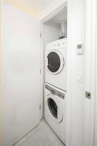 408-1501 6 Street Sw, Calgary, AB - Indoor Photo Showing Laundry Room