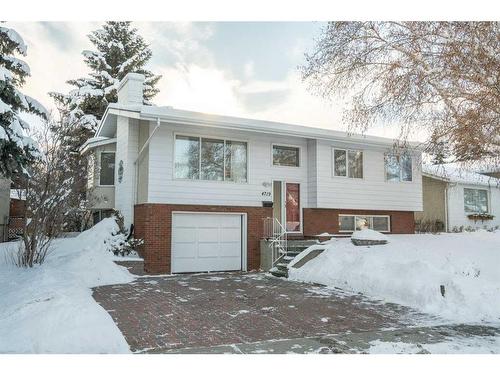 4719 Vanguard Place Nw, Calgary, AB - Outdoor With Facade