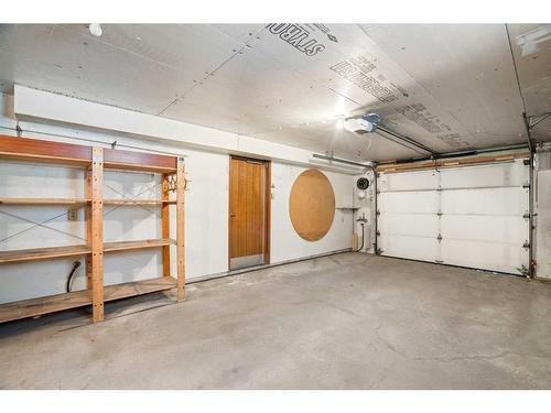 4719 Vanguard Place Nw, Calgary, AB - Indoor Photo Showing Garage