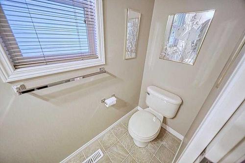 200 Saddlecrest Way Ne, Calgary, AB - Indoor Photo Showing Bathroom