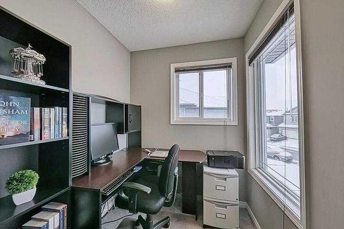 200 Saddlecrest Way Ne, Calgary, AB - Indoor Photo Showing Office