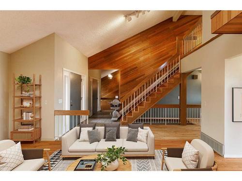 303 Lynnview Road Se, Calgary, AB - Indoor Photo Showing Living Room