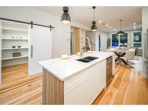 2630 Erlton Street Sw, Calgary, AB - Indoor Photo Showing Kitchen With Double Sink With Upgraded Kitchen