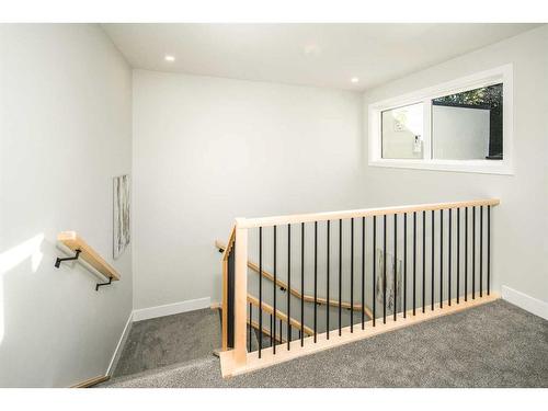 2630 Erlton Street Sw, Calgary, AB - Indoor Photo Showing Other Room