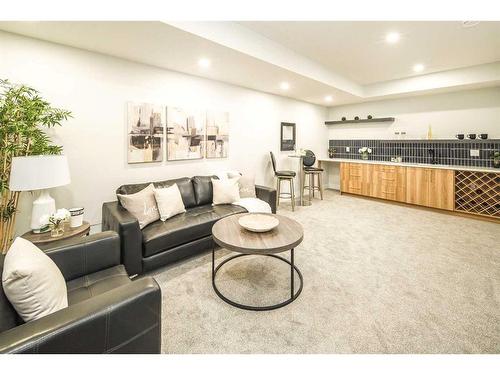 2630 Erlton Street Sw, Calgary, AB - Indoor Photo Showing Living Room