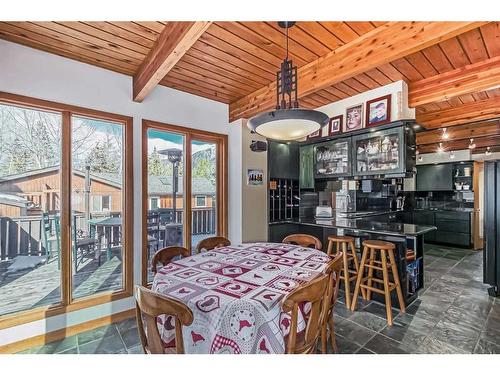 902 11Th Street, Canmore, AB - Indoor Photo Showing Dining Room