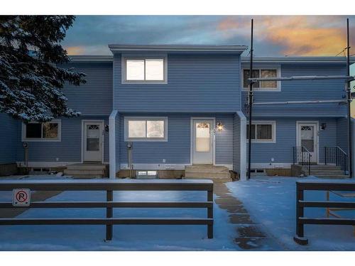 37-195 Manora Place Ne, Calgary, AB - Outdoor With Facade