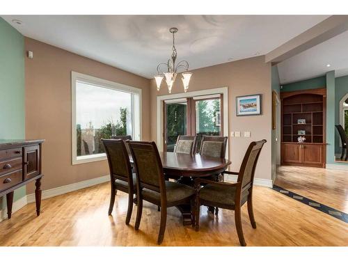 1827 11 Avenue Nw, Calgary, AB - Indoor Photo Showing Dining Room