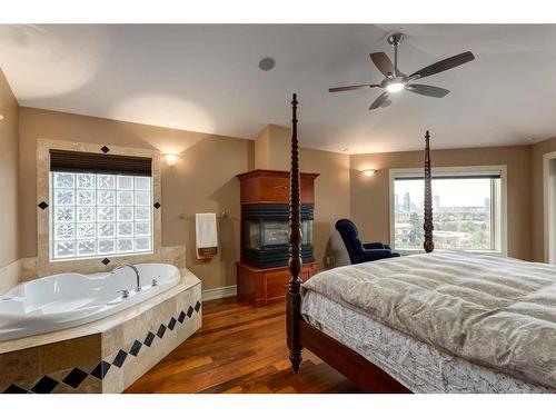 1827 11 Avenue Nw, Calgary, AB - Indoor Photo Showing Bedroom