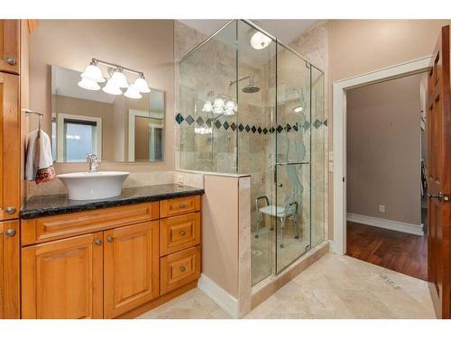 1827 11 Avenue Nw, Calgary, AB - Indoor Photo Showing Bathroom