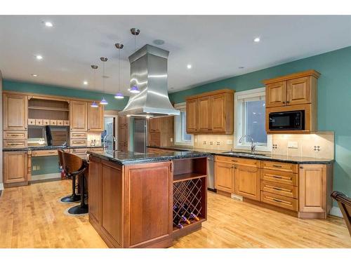 1827 11 Avenue Nw, Calgary, AB - Indoor Photo Showing Kitchen