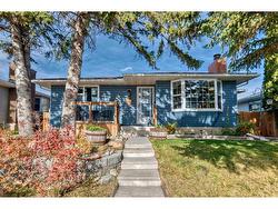 424 Pinetree Road NE Calgary, AB T1Y 1K6