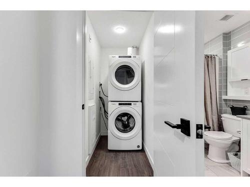 305-4138 University Avenue Nw, Calgary, AB - Indoor Photo Showing Laundry Room