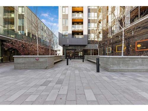 305-4138 University Avenue Nw, Calgary, AB - Outdoor