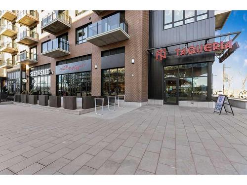 305-4138 University Avenue Nw, Calgary, AB - Outdoor