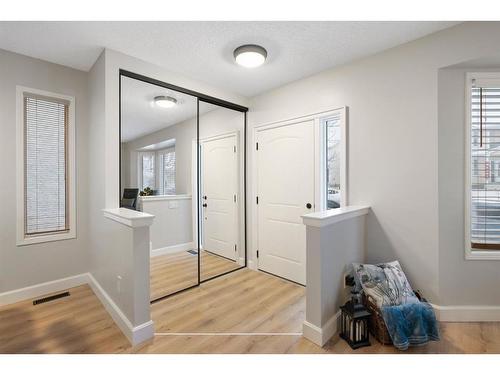 66 Erin Crescent Se, Calgary, AB - Indoor Photo Showing Other Room