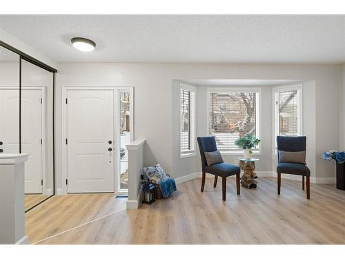 66 Erin Crescent Se, Calgary, AB - Indoor Photo Showing Other Room