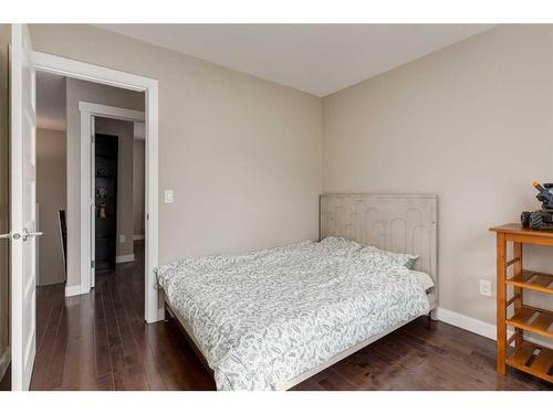 114 Sherwood Mount Nw, Calgary, AB - Indoor Photo Showing Bedroom