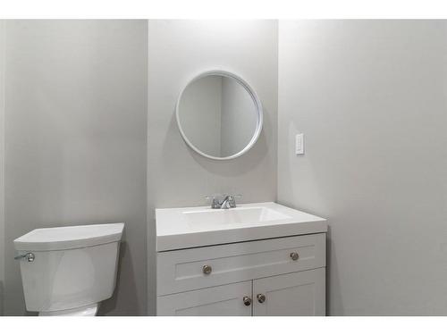 128 Heartland Boulevard, Cochrane, AB - Indoor Photo Showing Bathroom