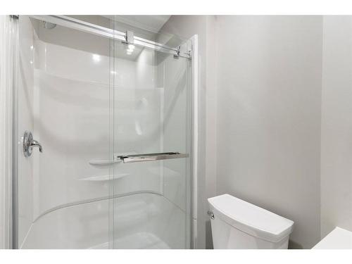 128 Heartland Boulevard, Cochrane, AB - Indoor Photo Showing Bathroom