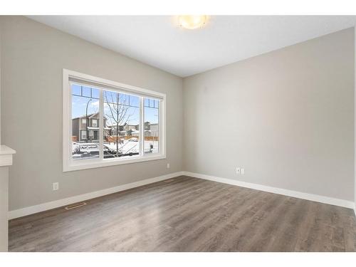 128 Heartland Boulevard, Cochrane, AB - Indoor Photo Showing Other Room