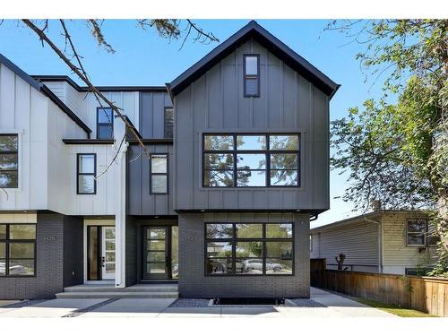 1423 Child Avenue Ne, Calgary, AB - Indoor Photo Showing Kitchen With Stainless Steel Kitchen With Upgraded Kitchen