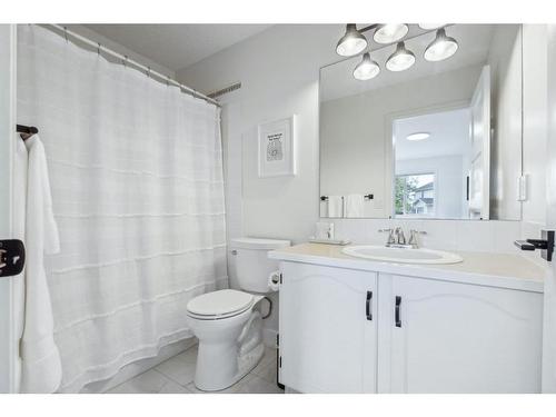 154 West Creek Bay, Chestermere, AB - Indoor Photo Showing Bathroom