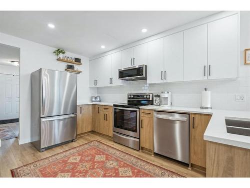 154 West Creek Bay, Chestermere, AB - Indoor Photo Showing Kitchen