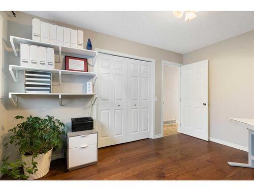 84 Glendale Way, Cochrane, AB - Indoor Photo Showing Other Room